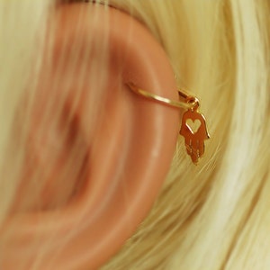 Cartilage Earring, hamsa cartilage earring, gold cartilage hoop, small cartilage hoop, tiny cartilage hoop, heart cartilage hoop