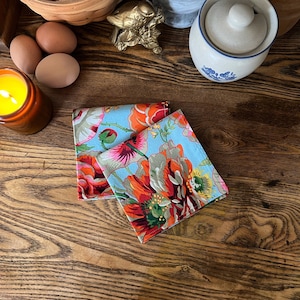 Floral Table Napkins, set of 6, Double Ply Cloth Napkins, Everyday Lunch Napkins, Spring Decor, Hostess Gift, Bridal Shower Decor, Gift Set