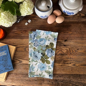 Floral Table Napkins, set of 6, Spring Table Linens,Double Ply Cloth Napkins, Lunch Napkins, Bridal Shower Decor, Hostess Housewarming Gift