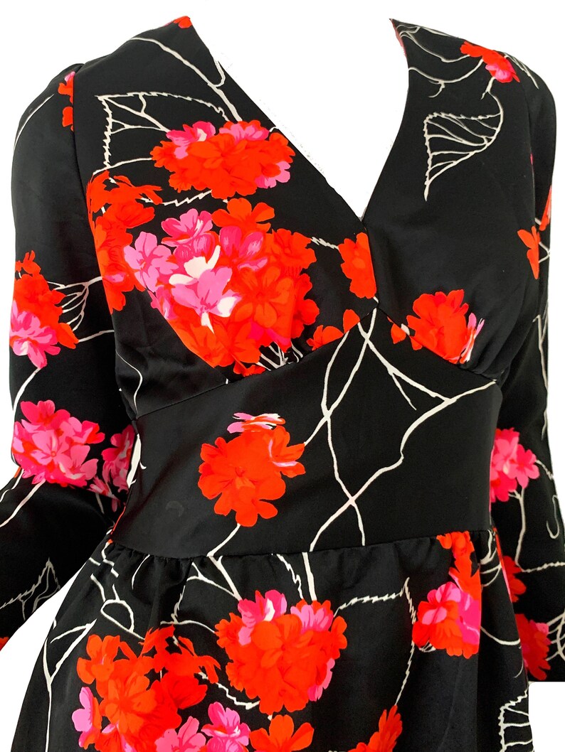 Vintage 1970s Hawaiian Psychedelic Maxi Dress Flower Hawaii Party Gown Small