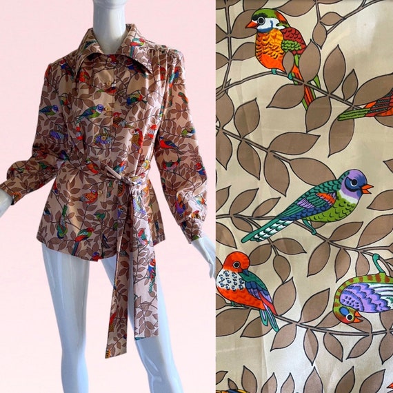 1970s Vintage Edith Flagg Novelty Print Blouse Parrots Jungle Rainbow Psychedelic Belted Safari Top