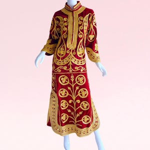 1960s Vintage Indian Embroidered Caftan Brocade  Metallic Gold Velvet Ethnic Maxi Dress Small