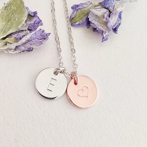 Collar con letra de corazón, colgante con letra inicial, regalo personalizado para ella, idea de regalo para novia, regalo de Navidad para esposa, regalo único para parejas