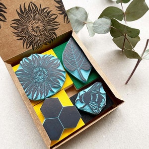 Coffret cadeau de tampons en caoutchouc tournesol et abeille. Tampons en caoutchouc sculptés à la main, coffret cadeau printanier