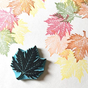 Timbro foglia autunnale, timbro in gomma, intagliato a mano, decorazioni autunnali, matrimonio autunnale, foglie che cadono