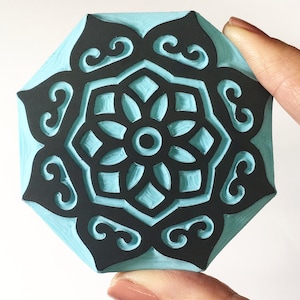 Rubberstempel mandala, met de hand gesneden