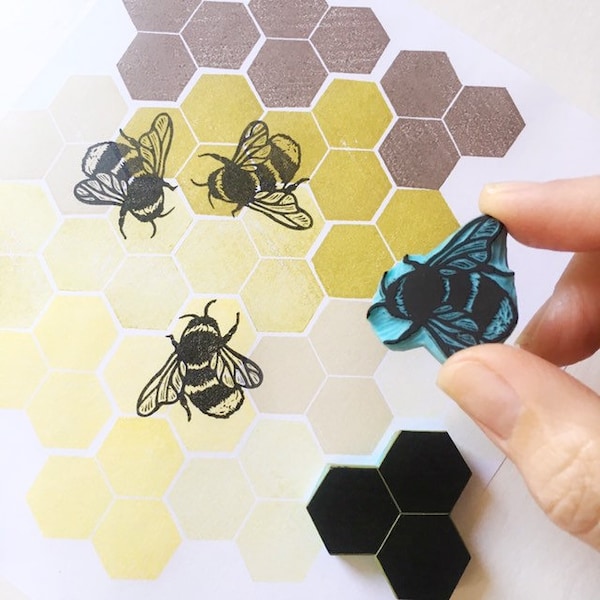 Bee rubber stamp, bumble bee hand carved stamp, made by cassastamps