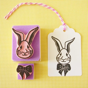 Timbro in gomma a forma di coniglio, timbro con faccia di coniglio, papillon, timbro intagliato a mano, timbro di Pasqua, coniglio, decorazione per bambini
