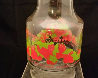 Strawberry shortcake juice carafe