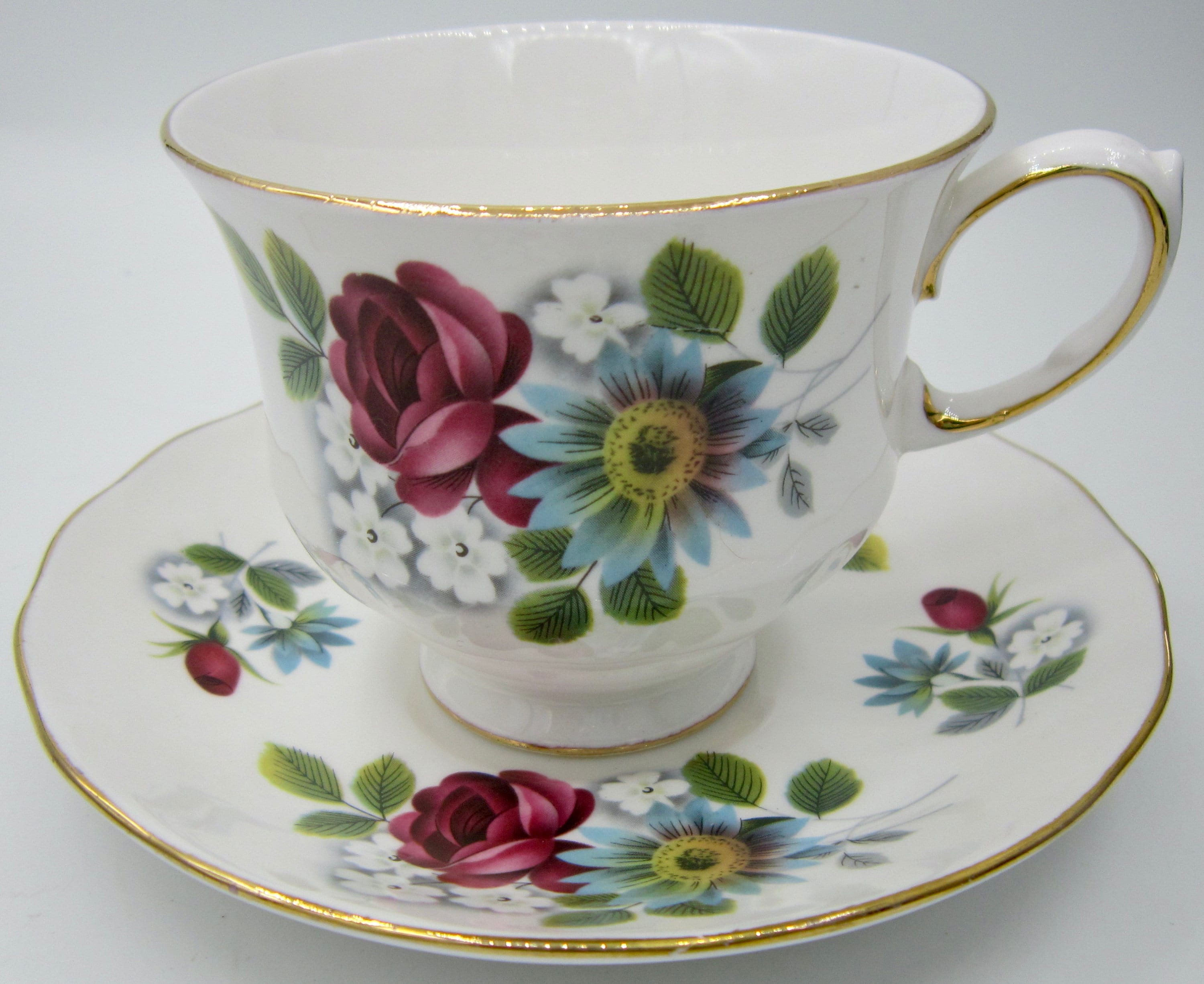 クイーンアン ボーンチャイナ ティーカップ＆ソーサー (8468) - 赤い