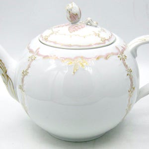 カイザー・ルーブル デュバリー磁器ティーポット（4カップ）ピンク・ローズバッド - 西ドイツ