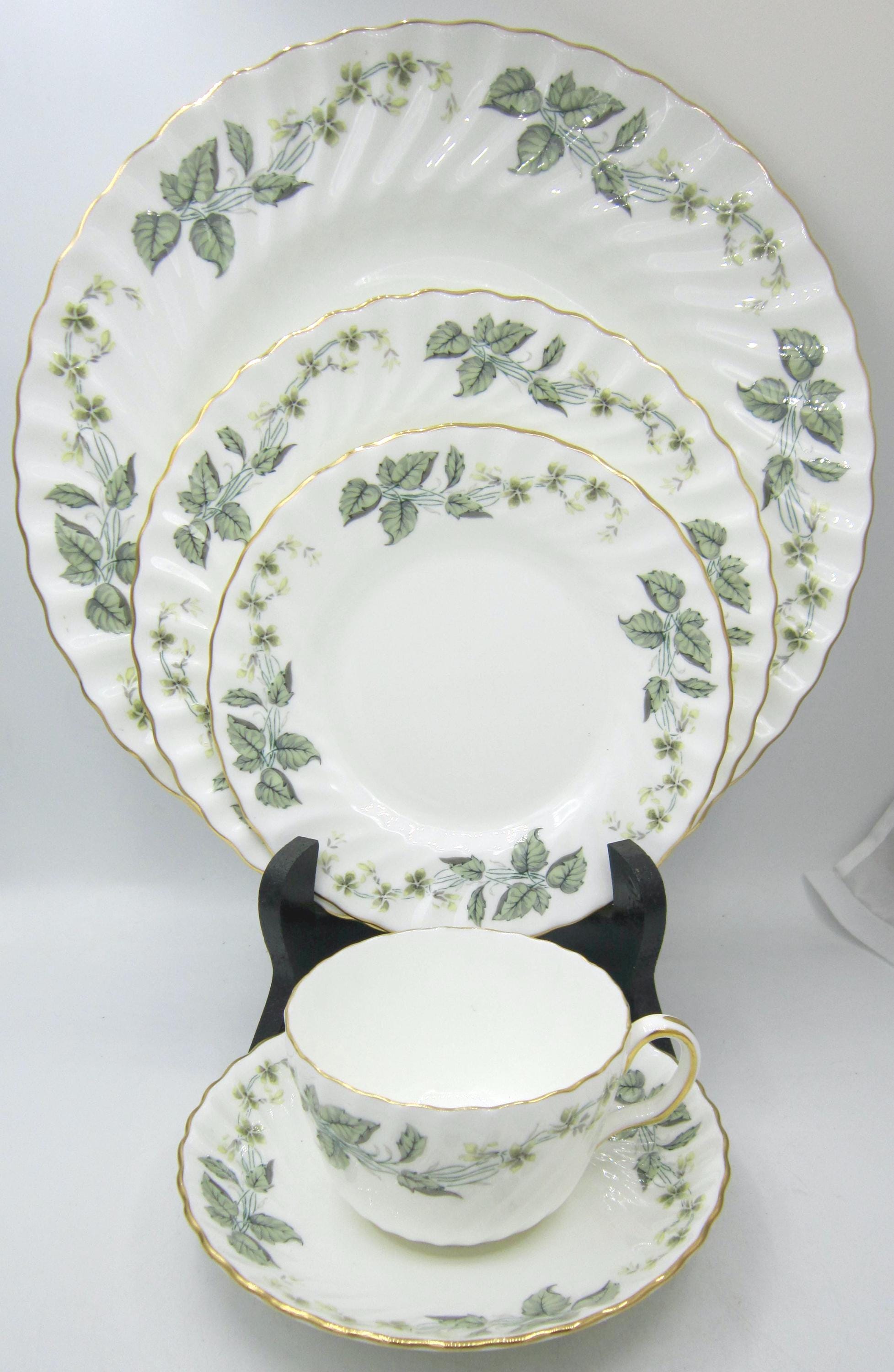 Minton Greenwich (S-705) Bone China 5 Piece Place Setting - Green