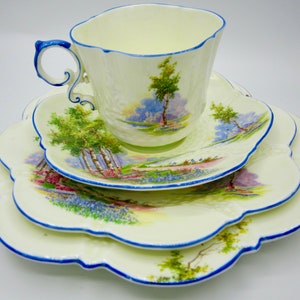 Aynsley Bluebell Time Bone China 4 Piece Place Setting - Embossed and Blue Trim (2044) - England