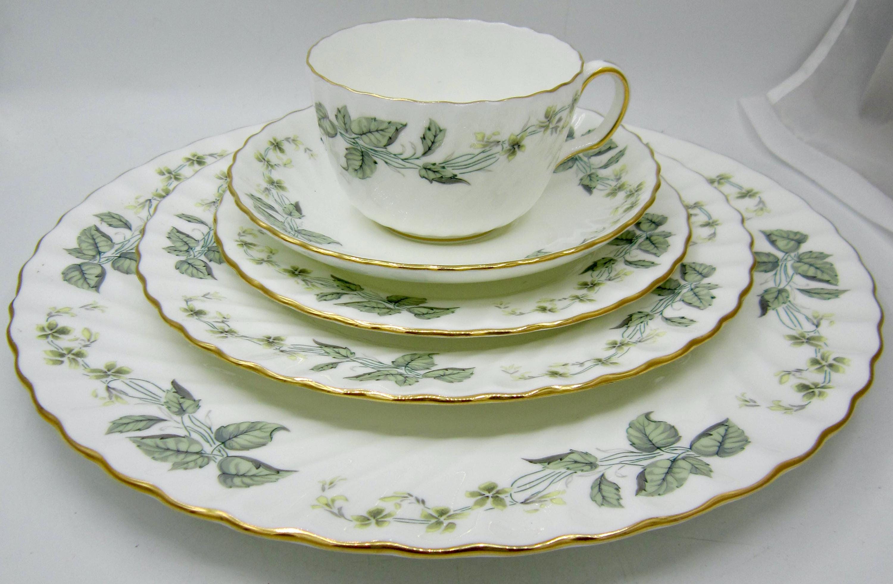 Minton Greenwich (S-705) Bone China 5 Piece Place Setting - Green