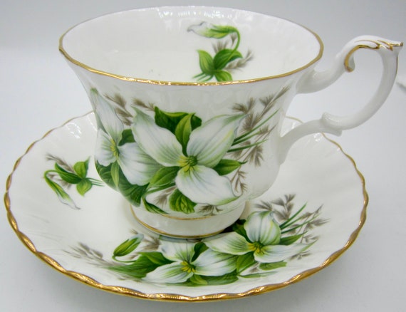 Royal Albert Trillium Bone China Tea Cup and Saucer England - Etsy 