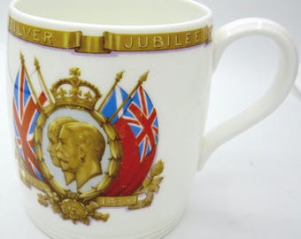 1935 Silver Jubilee of King George V and Queen Mary - Collingwood Bone China Mug - English Royalty Commemorative