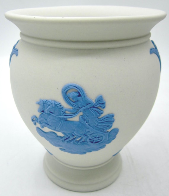 WEDGEWOOD ジャスパー ウェアー　ペールブルー 花瓶 2セット ウェッジウッド（Wedgwood）のジャスパーウェア、ペールブルー色の