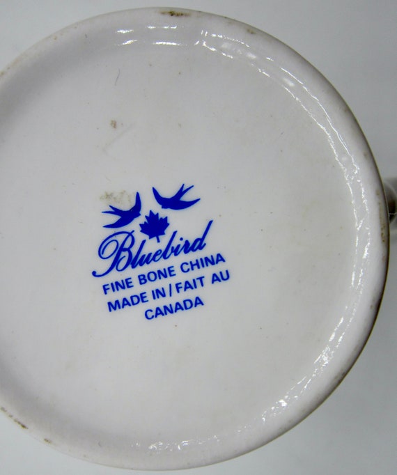 Queen Elizabeth II Silver Jubilee (1977) - Bluebird Bone