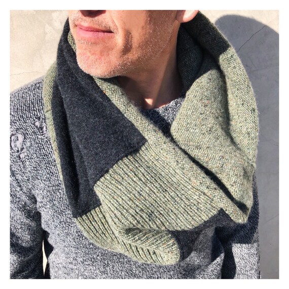 Chunky Knit Cashmere And Wool Infinity Scarf In Moss Green And Charcoal Gray Designer Chunky Knit Cashmere And Wool Infinity Scarf In Moss Green And Charcoal Gray Designer