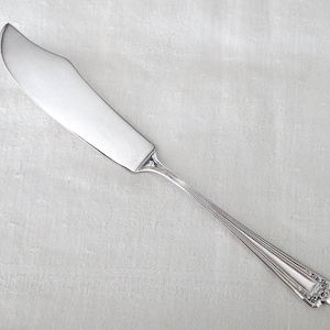 Old Rogers Silverplated LONGFELLOW aka SOVEREIGN pattern Master Butter Knife - 1919