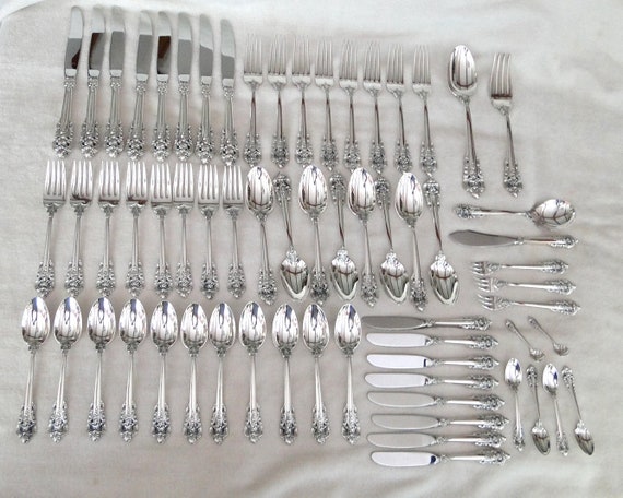 NEARLY NEW CONDITION WALLACE SILVER SWIRL STERLING SILVER PLACE FORK