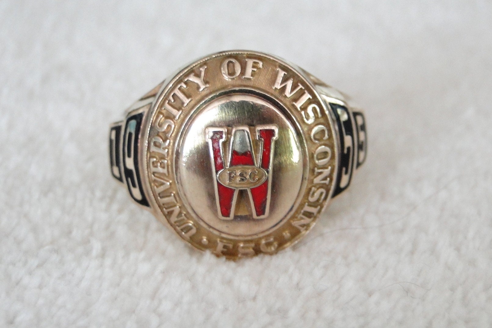 10K Gold University of Wisconsin Ring for Man-size 12-vintage 1955