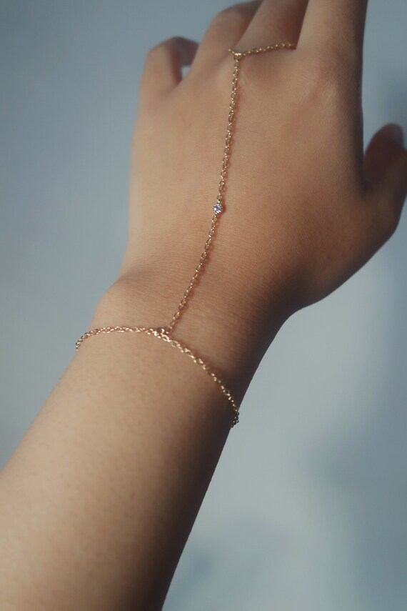 gold hand jewelry