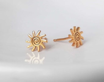 Sonne Ohrstecker - Ohrstecker Gold zierlich - kleine Ohrstecker - zarte Ohrstecker - kleine Ohrstecker,minimal Ohrringe, zierlicher Schmuck