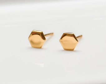 Winzige Hexagon Ohrstecker Gold * Geometrische Ohrringe  * Minimalistische Ohrringe * Gold Ohrringe * Ohrstecker Gold