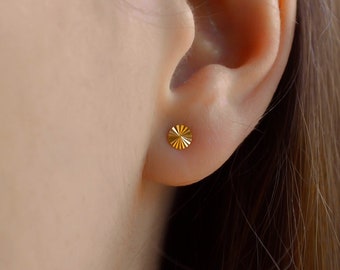Small gold disc stud earrings * minimalist earrings * tiny disc stud earrings * minimalist jewelry