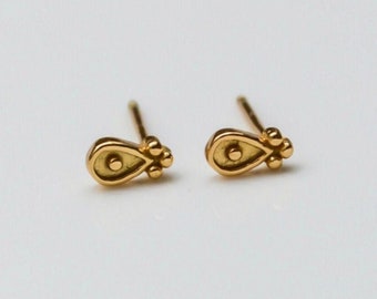 Zierliche Ohrstecker gold * kleine Ohrringe gold * winzige Ohrstecker gold * minimalistische Ohrringe