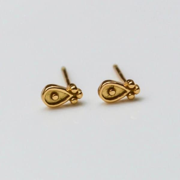 Dainty gold stud earrings * small gold earrings * tiny gold stud earrings * minimalist earrings