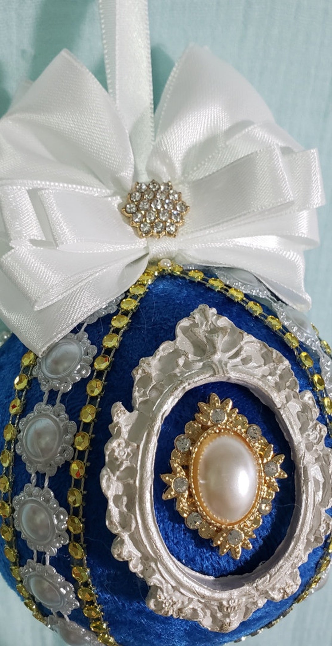 Victorian Style Christmas Ornament