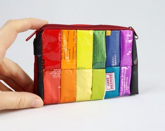Cartera vegana elaborada con envases de café reciclados, cartera sostenible, pieza única, arcoíris, cartera plegable