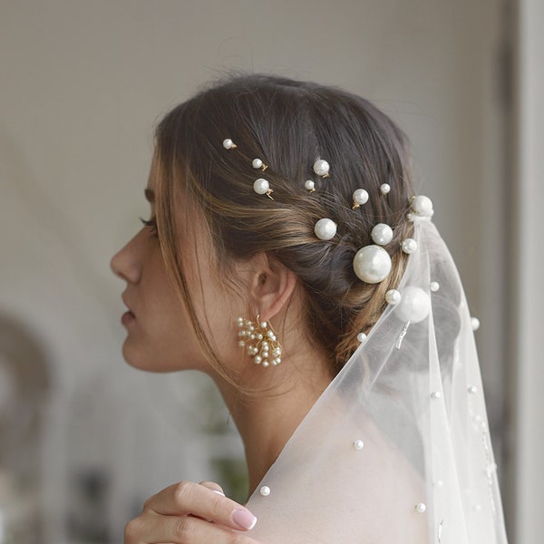 Carla | Bridal Hair Pins, Pearl Hairpin, Bridal Pearls, Pearl Hair pins, Pearl Comb, Pearl Headpiece, JONIDA RIPANI - Made in Italy