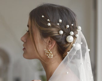 Carla | Bridal Hair Pins, Pearl Hairpin, Bridal Pearls, Pearl Hair pins, Pearl Comb, Pearl Headpiece, JONIDA RIPANI - Made in Italy