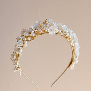 Belle Arti Bridal Crown, Flower Tiara, Statement Tiara, Gold Crown, Floral Tiara, JONIDA RIPANI Made in Italy image 4