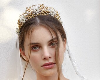 Orosei | Bridal Crown, Flower Tiara, Statement Tiara, Gold Crown, Floral Tiara, JONIDA RIPANI - Made in Italy