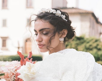 Antica White | Bridal Crown, Flower Tiara, Statement Tiara, Gold Crown, Floral Tiara, JONIDA RIPANI - Made in Italy