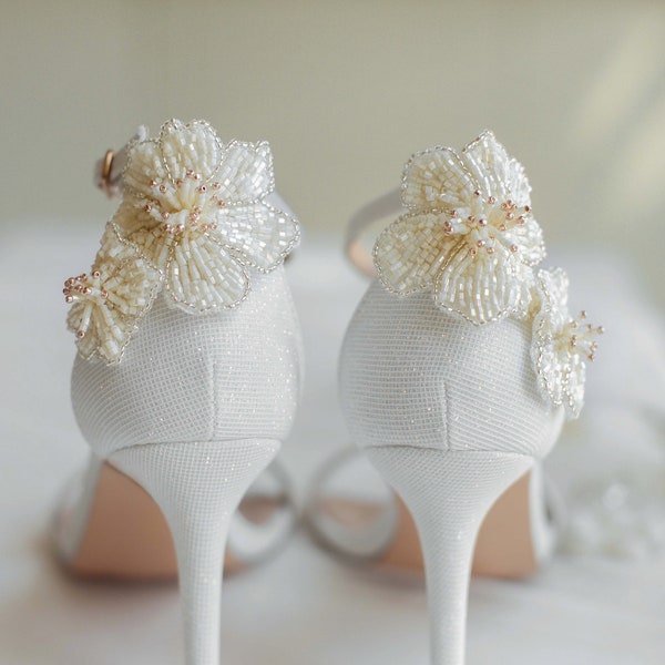 Como | Bridal Shoe Clips, Flower Clips, Beaded Bridal Heels, Wedding Shoes, Bridal Shoes, Floral Shoes, JONIDA RIPANI - Made in Italy