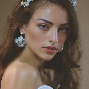 Belle Arti Bridal Crown, Flower Tiara, Statement Tiara, Gold Crown, Floral Tiara, JONIDA RIPANI Made in Italy image 3