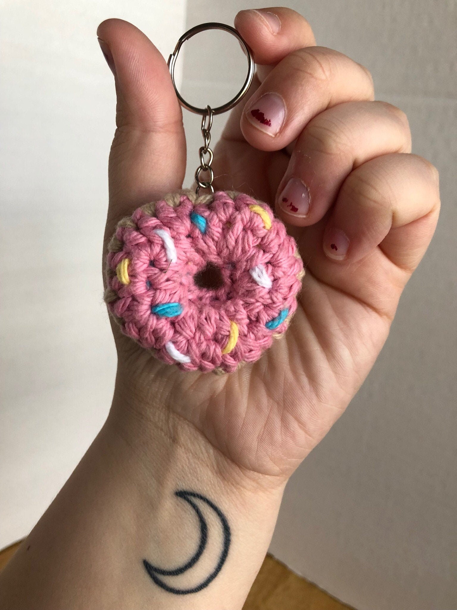 Crochet Donut Keychain l Pink Doughnut Key Ring l Cute Donut Etsy France