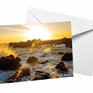 Gouden zonsondergang kaart, Ucluelet Beach Wave Splash Blanco wenskaart fotografie print, kust landschap kaart, zeegezicht goud geel oranje