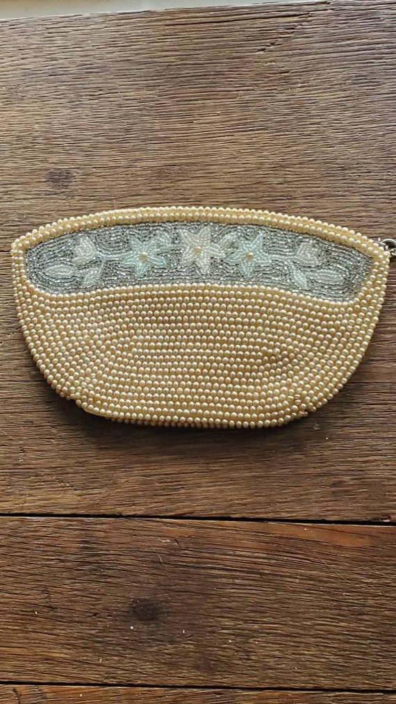 Vintage 1950s pearl embroidered clutch - image 10