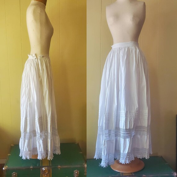 Antique white petticoat •xxs