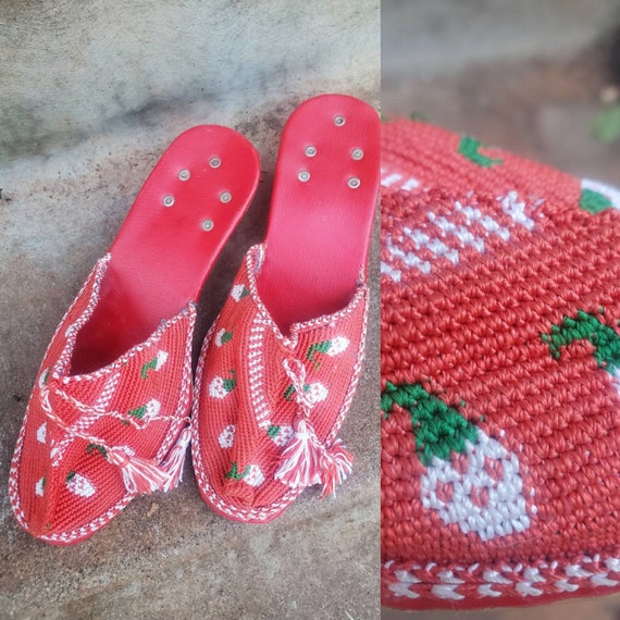 Vintage strawberry woven slippers size 7