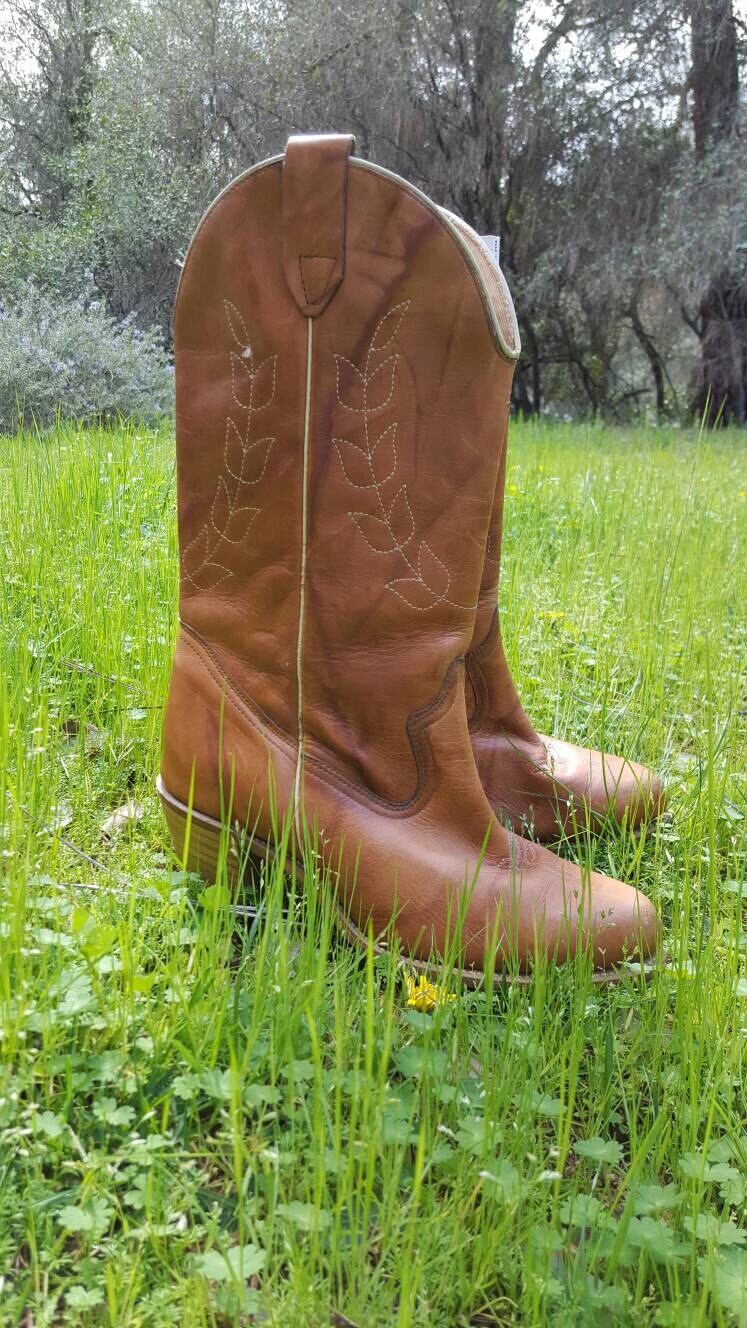 Leaf design 1970s cuero cowgirl botas tamaño 8.5 western Leaf design 1970s cuero cuero cuero cowgirl botas tamaño 8.5 western 7a47f9