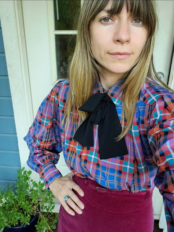 1980s plaid career blouse with pussy bow • M/L - image 2