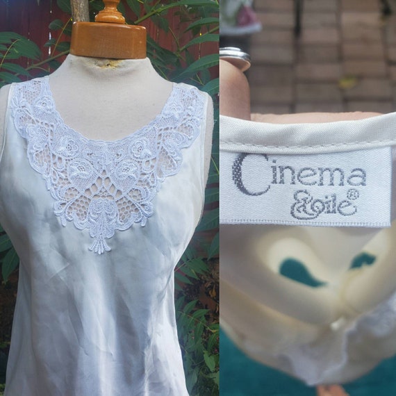 White lace camisole • medium