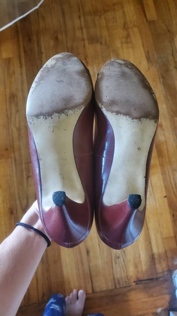 1980s maroon pumps size 8 - image 5